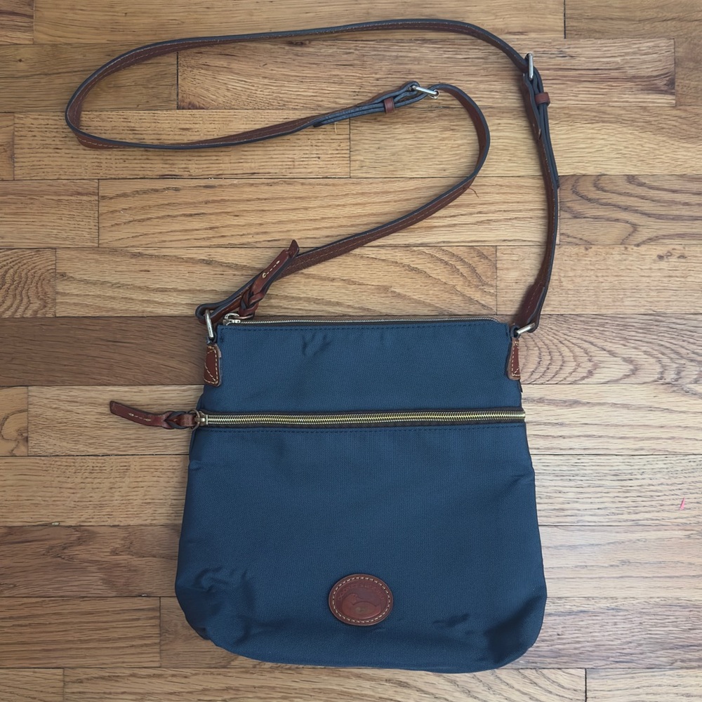 Dooney and Bourke Blue Medium Crossbody Purse Bag Adjustable Strap